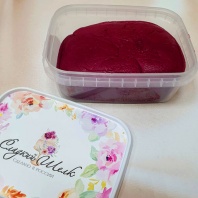 Сахарная мастика Сладкий шелк, Бордовая - купить в магазине КондитерХауз Сахарная мастика Сладкий шелк, Бордовая