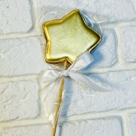 Пряник Зведочка золотая на палочке, 7х7см - купить в магазине КондитерХауз Пряник Зведочка золотая на палочке, 7х7см